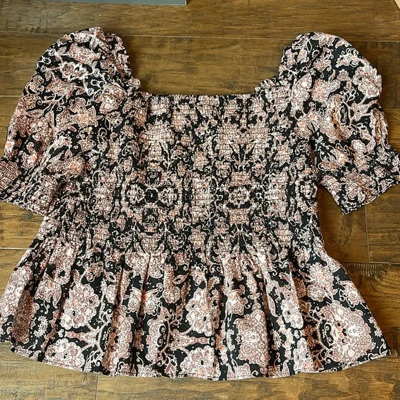BB Dakota Steve Madden Top Large Puff Sleeve Shirred Paisley Floral Black Beach - Picture 2 of 3